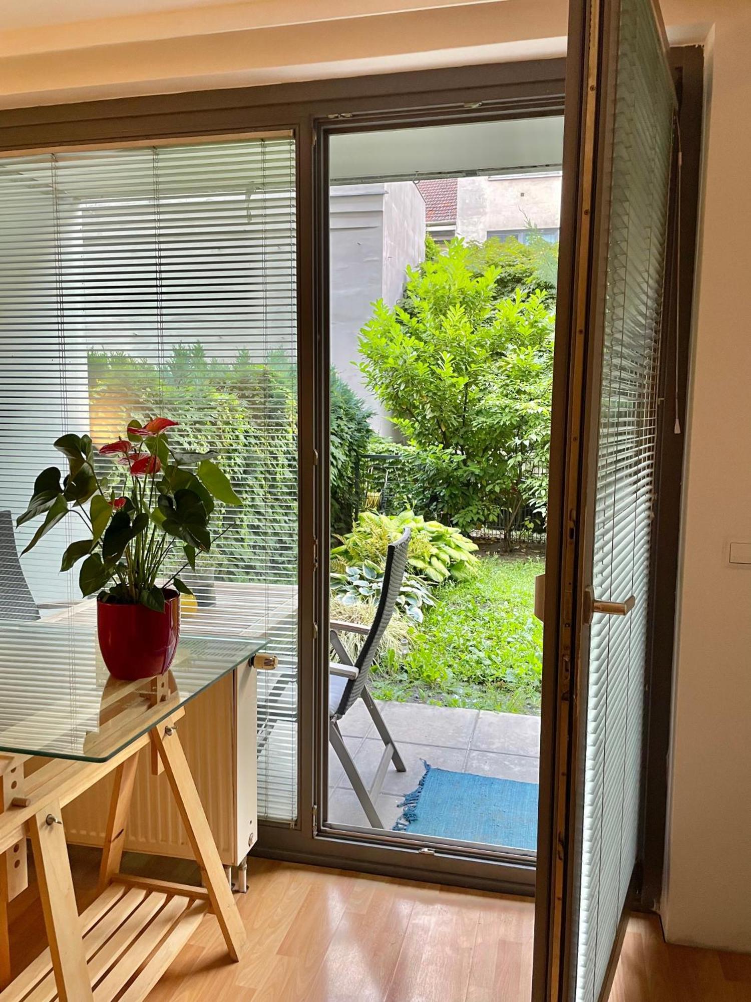 Apartment Mit Logia Und Kleinen Garten In Zentraler Lage 2 Виена Екстериор снимка